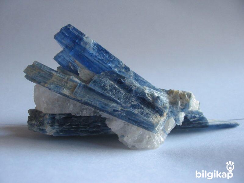 Kyanit Taşı  Genel Kültür