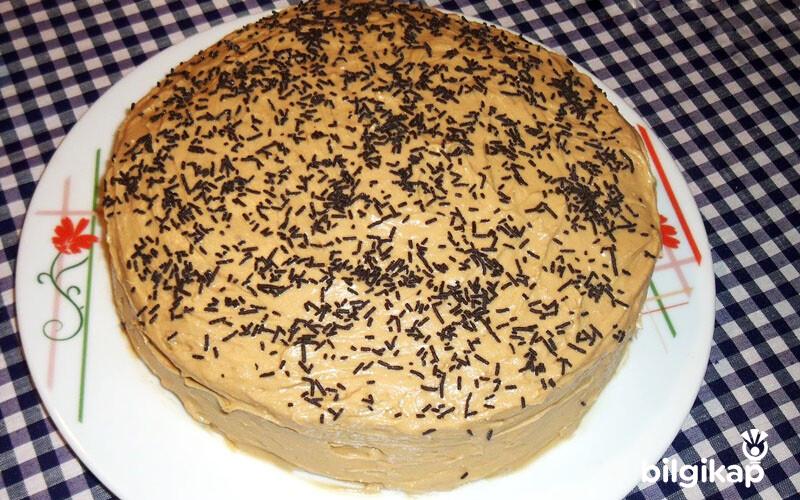 Biskremli Pasta  Tarifler Yaş Pasta Tarifleri