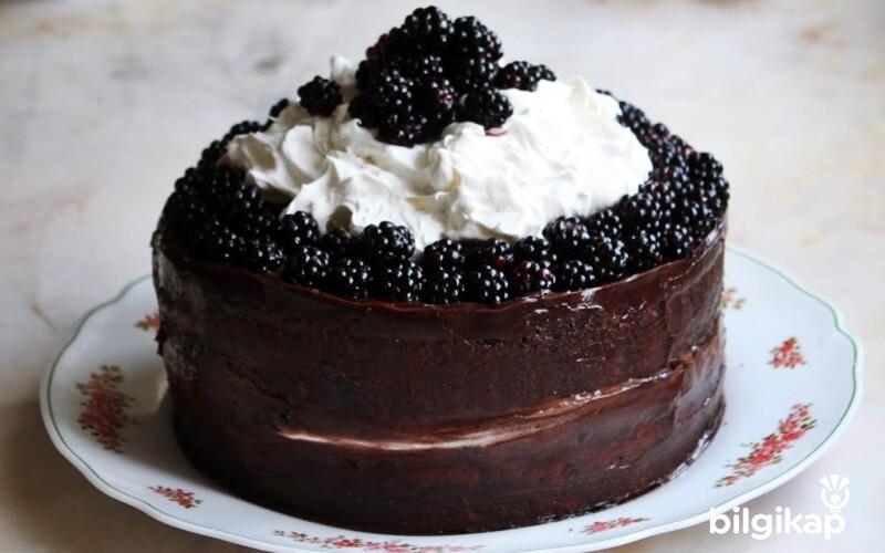 Böğürtlenli Pasta Tarifler Yaş Pasta Tarifleri