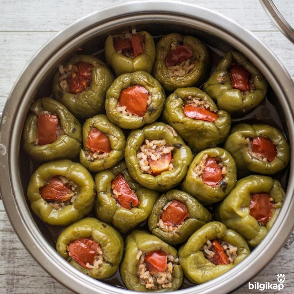 Etli Biber Dolması  Et Yemekleri Köfte Tarifleri Tarifler