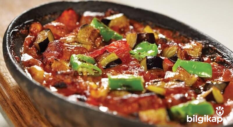 Karışık Güveç  Et Yemekleri Tarifler