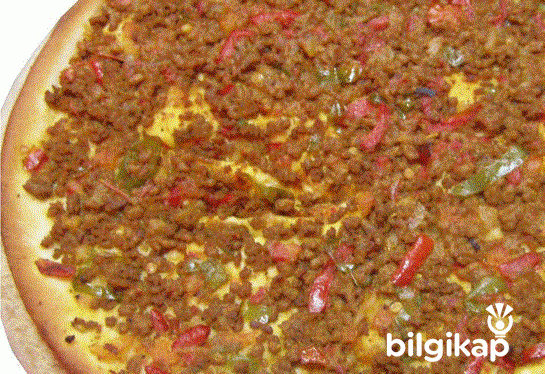 Kıymalı Pizza  Et Yemekleri Kebap Tarifleri Köfte Tarifleri Tarifler