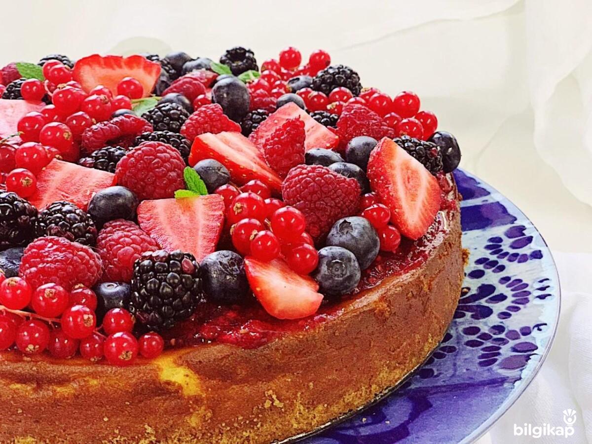 Meyve Şenliği  Tarifler Yaş Pasta Tarifleri