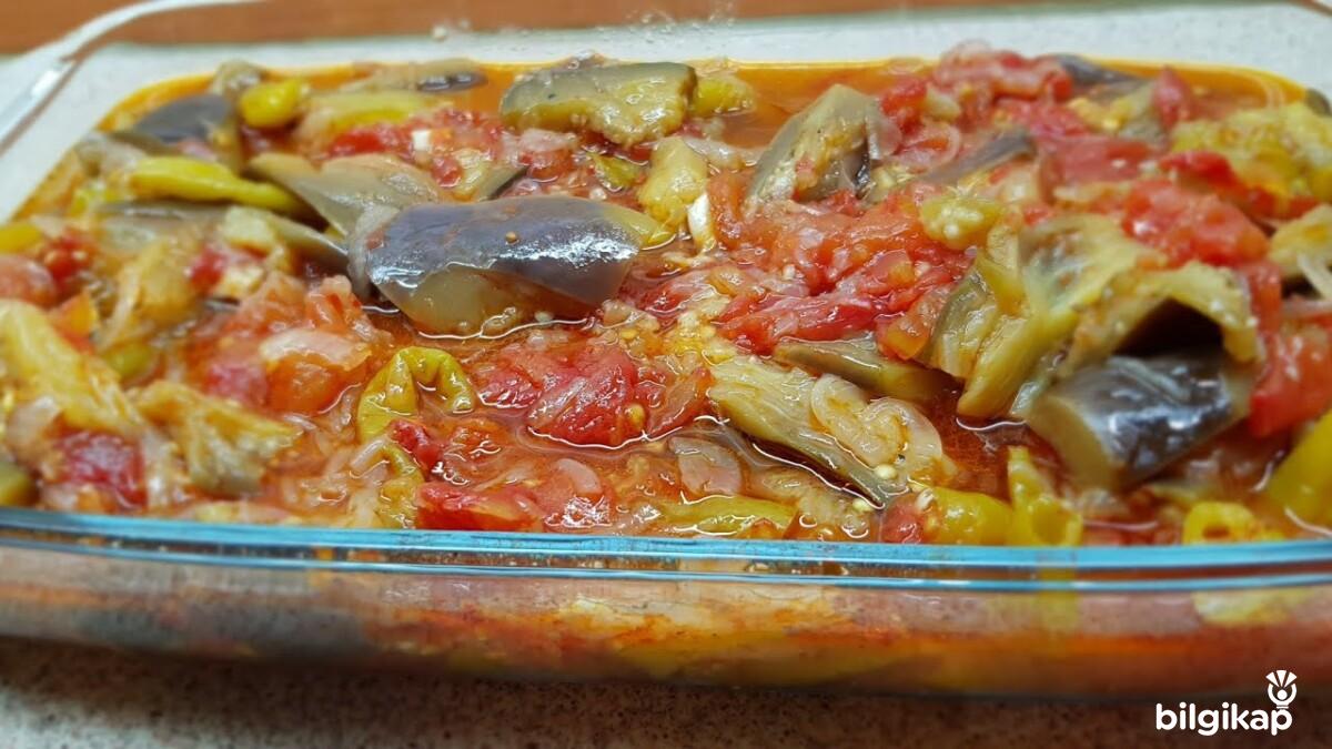 Tavuklu Patlıcan Bastı Tarifi  Et Yemekleri Tarifler Tavuk Yemekleri