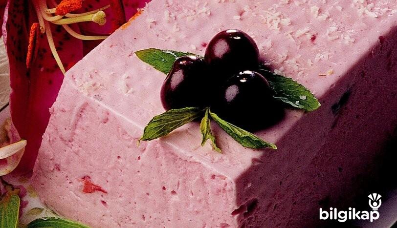 Vişneli Parfe  Tarifler Yaş Pasta Tarifleri