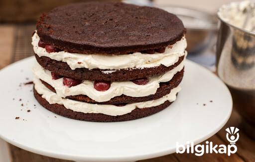 Vişneli Çikolatalı Yaş Pasta  Tarifler Yaş Pasta Tarifleri