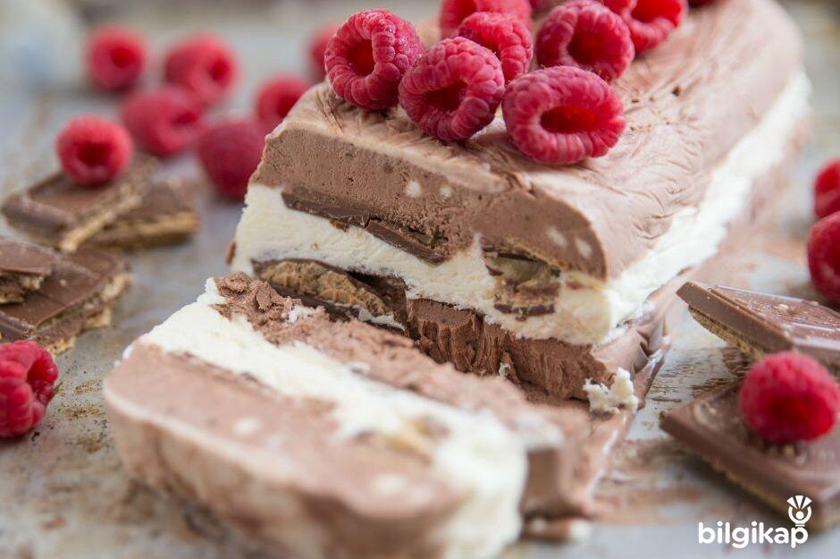 Dondurmalı Yaş Pasta  Tarifler Yaş Pasta Tarifleri