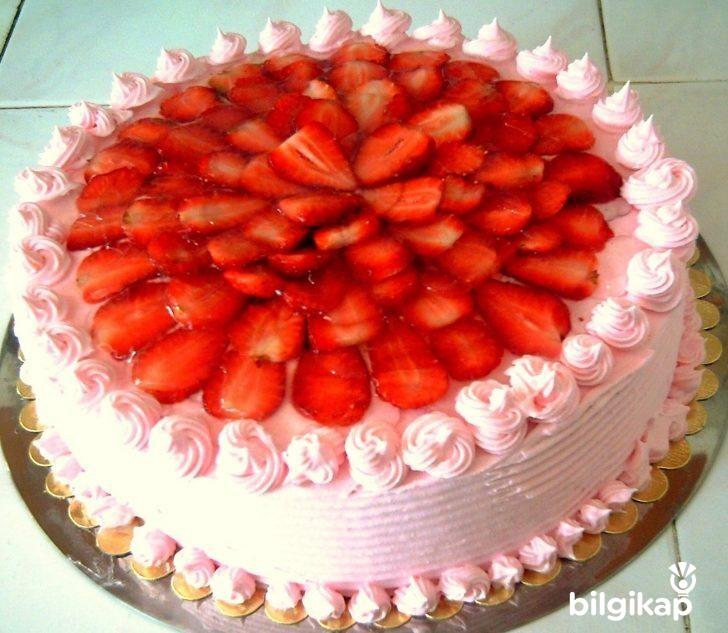 Çilek Aşkı Pastası  Tarifler Yaş Pasta Tarifleri