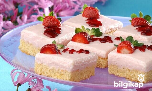 Çilekli Kolay Pasta Yapılışı  Tarifler Yaş Pasta Tarifleri
